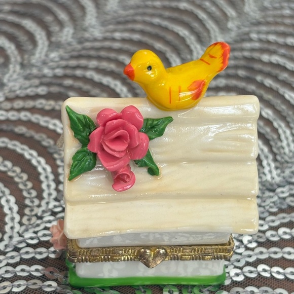 1960s Ceramic Birdhouse Trinket Box with Yellow Bird - Picture 2 of 13
